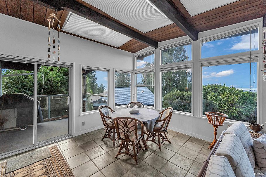 3729 St. Georges Avenue North Vancouver, BC - 17