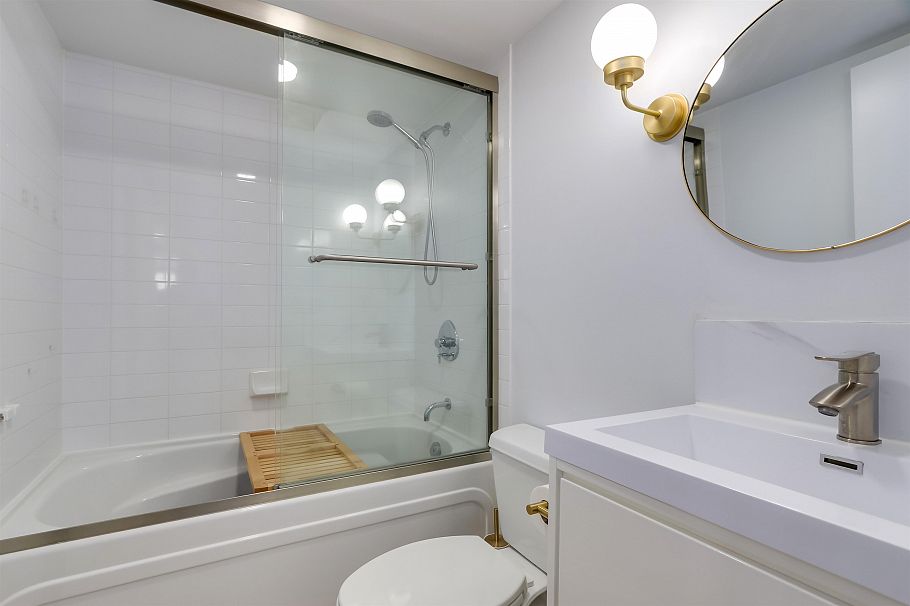 302 122 E 3rd Street North Vancouver, BC - 13