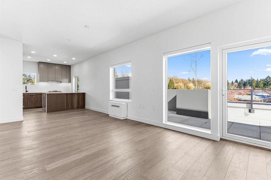 302 3590 W 39th Avenue Vancouver, BC - 1