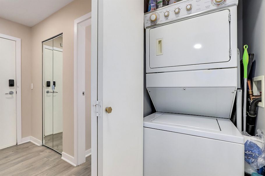 302 122 E 3rd Street North Vancouver, BC - 14