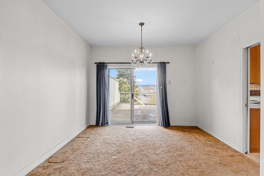 4667 Simpson Avenue Vancouver, BC - 5