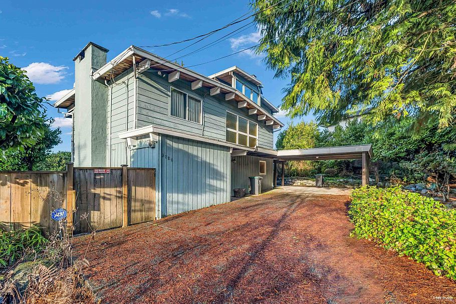 3729 St. Georges Avenue North Vancouver, BC - 7