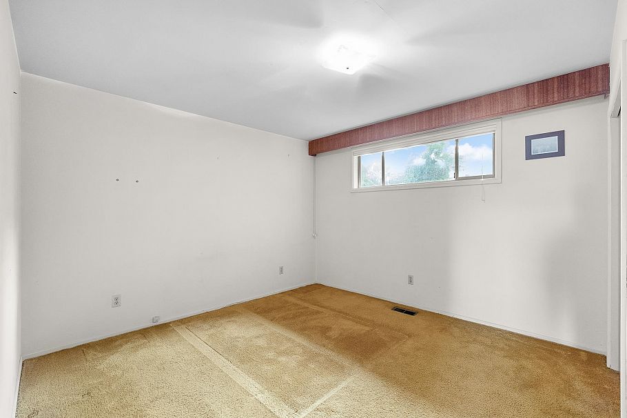 4667 Simpson Avenue Vancouver, BC - 9