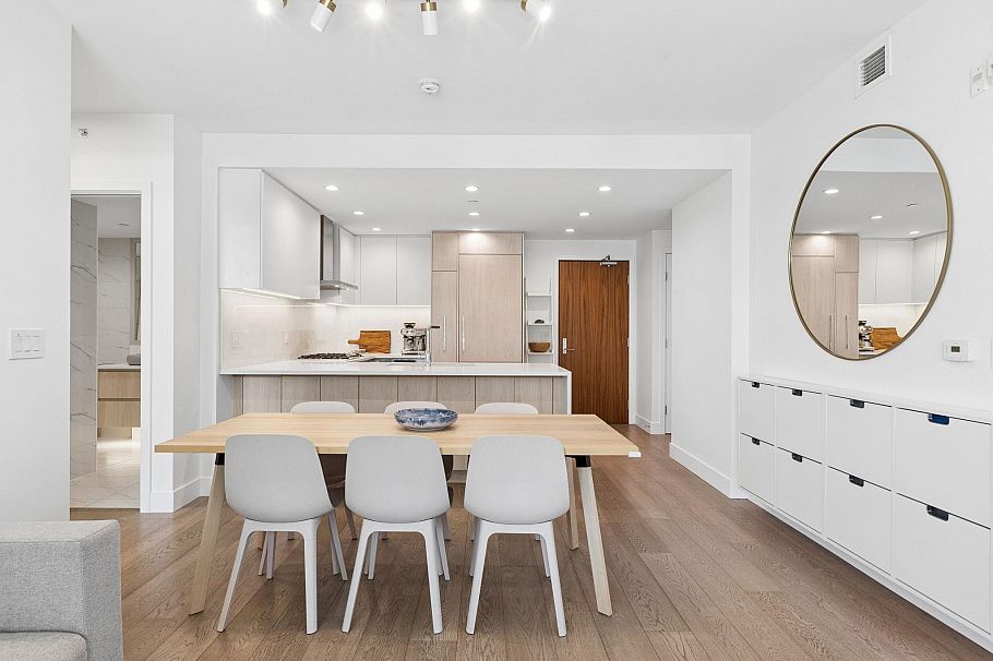 208 177 W 3rd Street North Vancouver, BC - 8