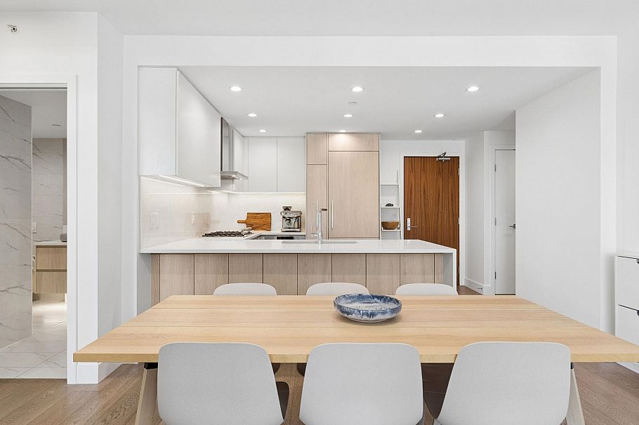 208 177 W 3rd Street North Vancouver, BC - 9