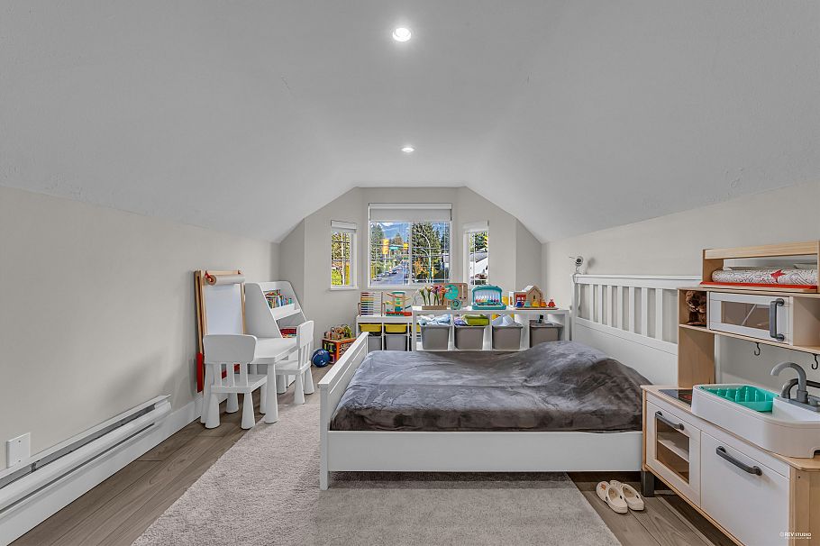 633 Fir Street North Vancouver, BC - 23