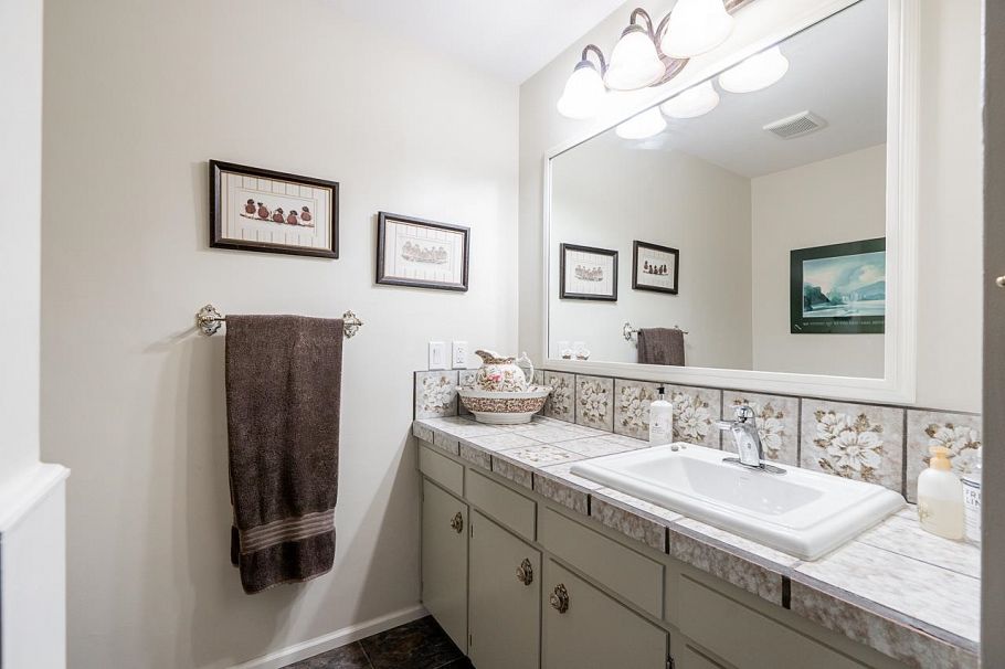 4035 Hoskins Road North Vancouver, BC - 16