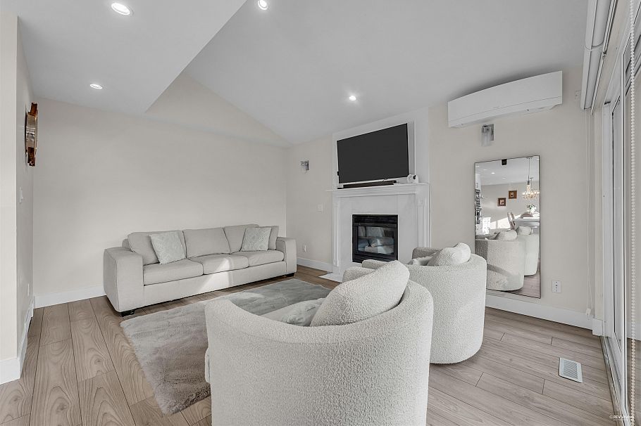 633 Fir Street North Vancouver, BC - 14