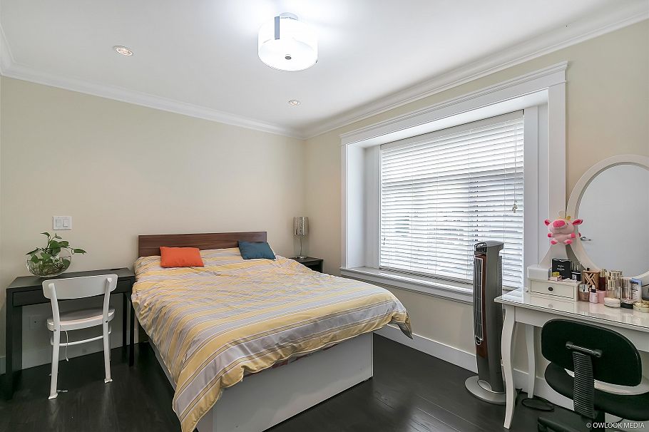 1178 E 12th Avenue Vancouver, BC - 13
