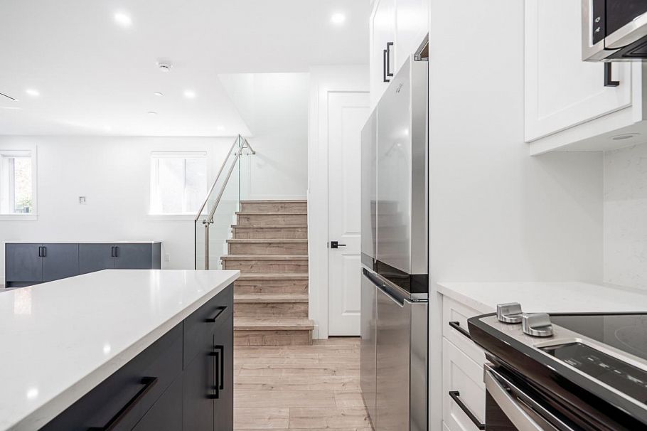 2972 E 7th Avenue Vancouver, BC - 9