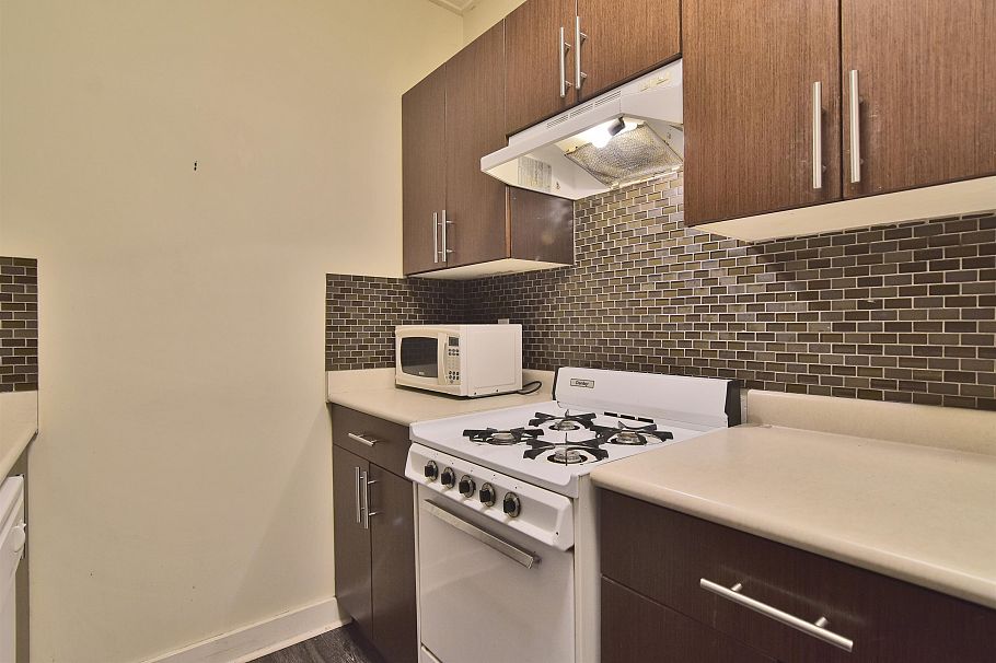 5 935 JERVIS STREET, Vancouver BC V6E 2B5 Vancouver, BC - 4