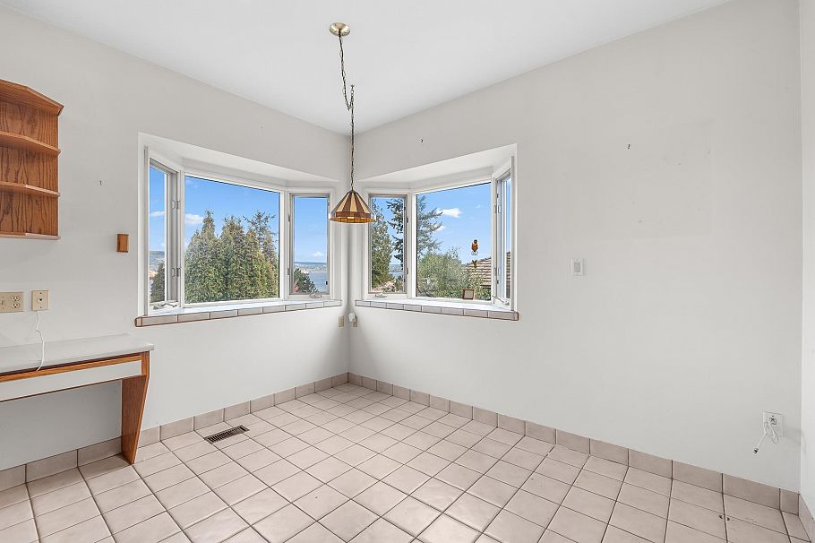 4667 Simpson Avenue Vancouver, BC - 8