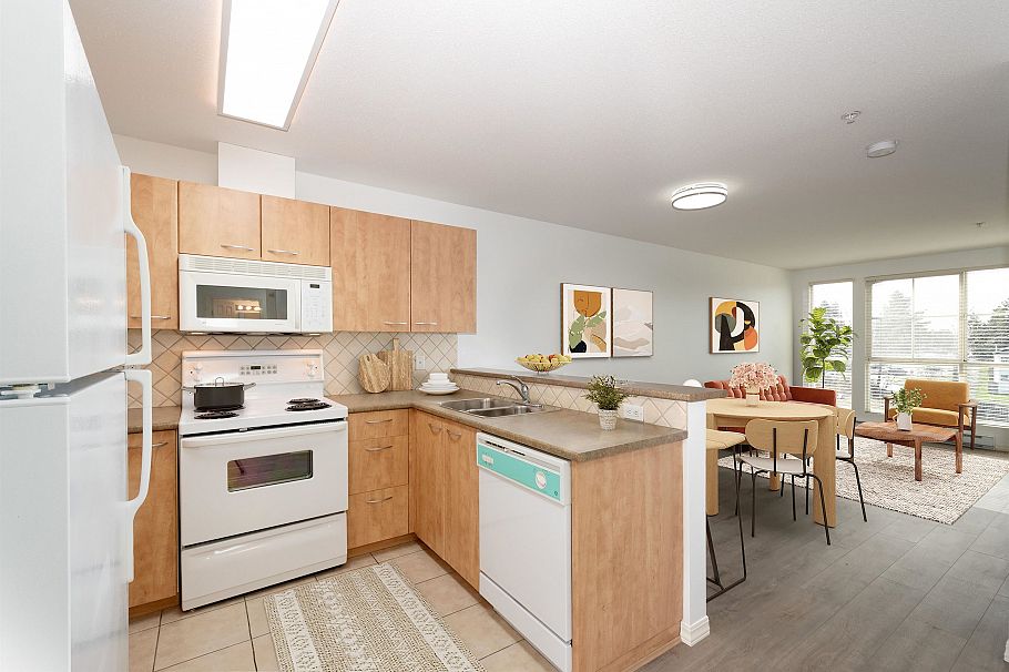 PH10 2973 Kingsway Vancouver, BC - 3