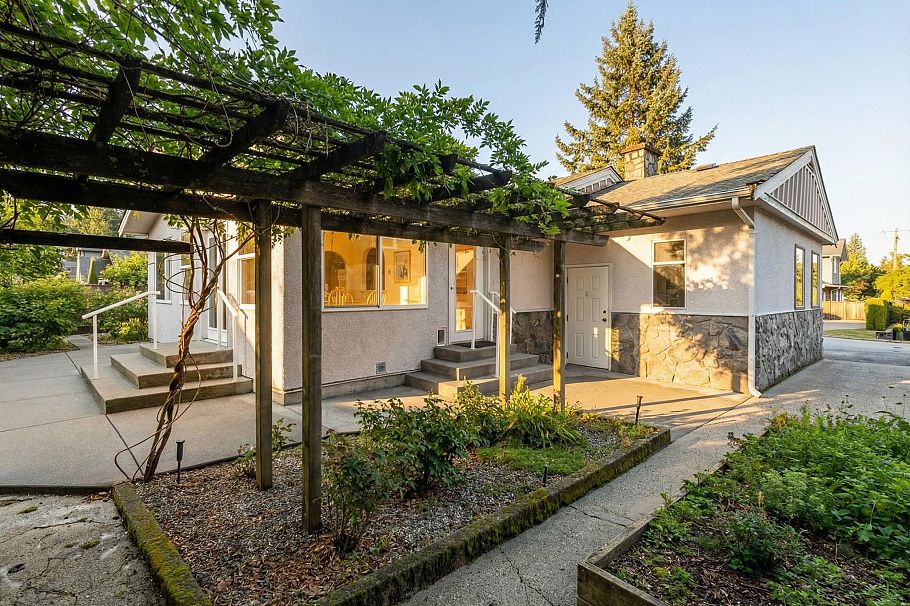 972 Beaconsfield Road North Vancouver, BC - 32