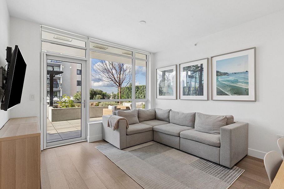 208 177 W 3rd Street North Vancouver, BC - 4