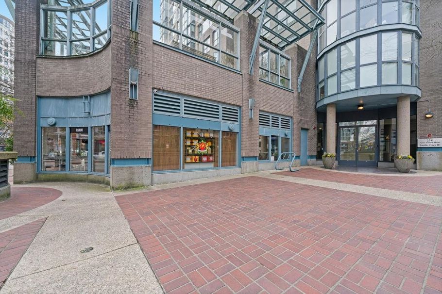 404 238 Alvin Narod Mews Vancouver, BC - 31