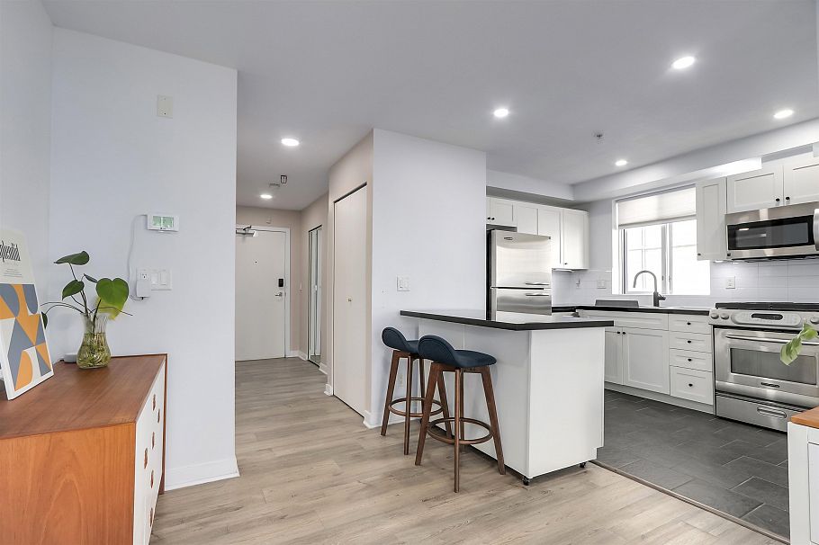 302 122 E 3rd Street North Vancouver, BC - 8