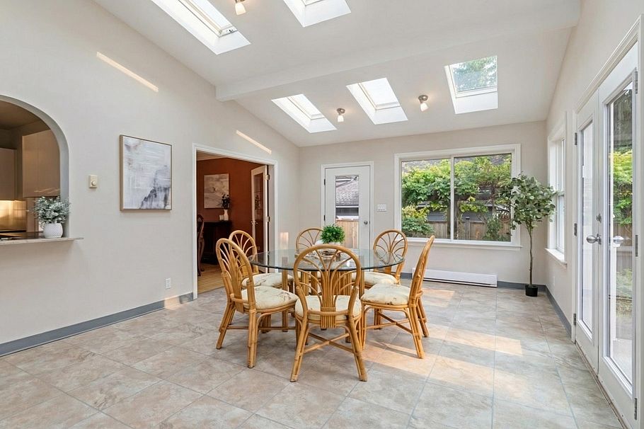 972 Beaconsfield Road North Vancouver, BC - 12