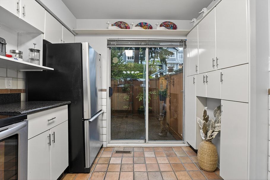 8489 Nanaimo Street Vancouver, BC - 5