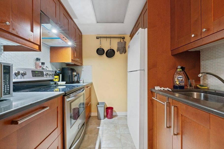 404 238 Alvin Narod Mews Vancouver, BC - 11