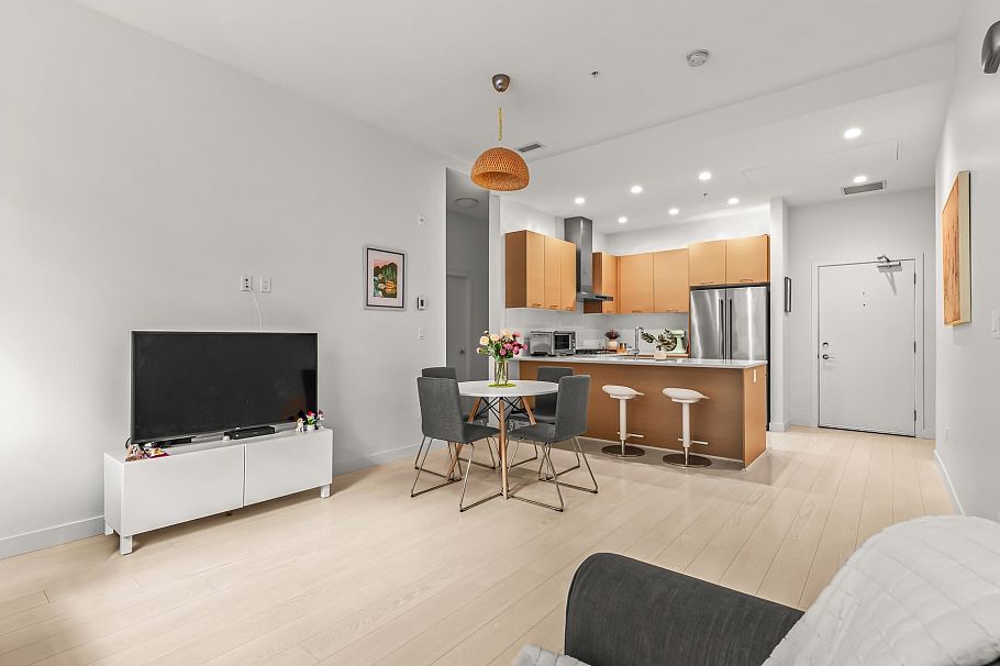 117 3581 Ross Drive Vancouver, BC - 2