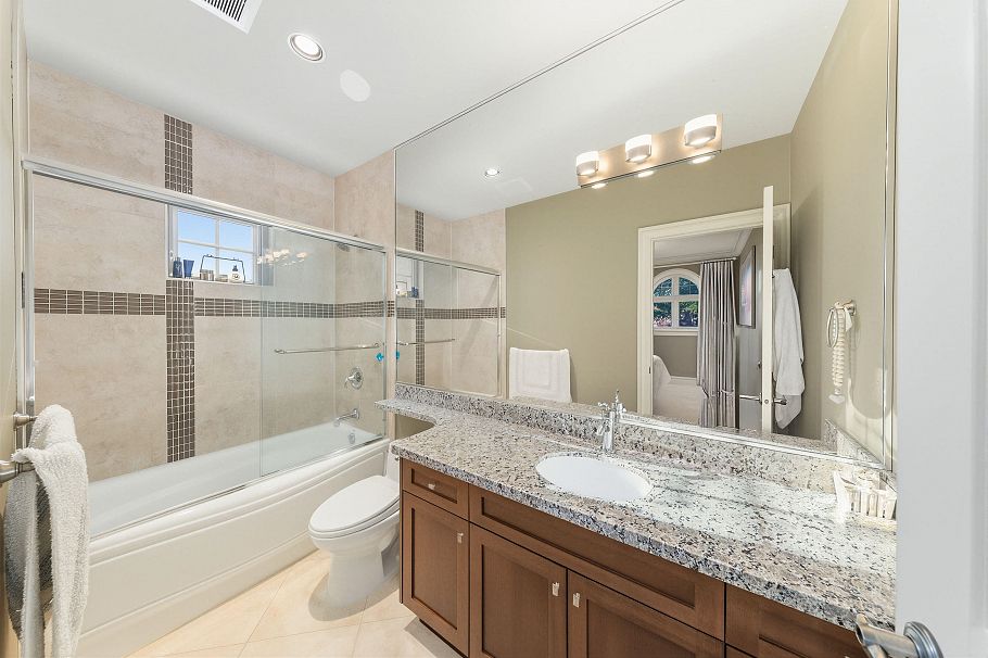 6981 Laurel Street Vancouver, BC - 31