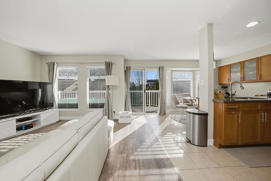 817 Roche Point Drive North Vancouver, BC - 14