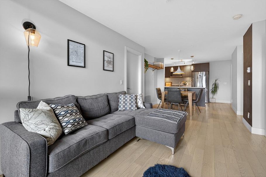 413 2477 Carolina Street Vancouver, BC - 1