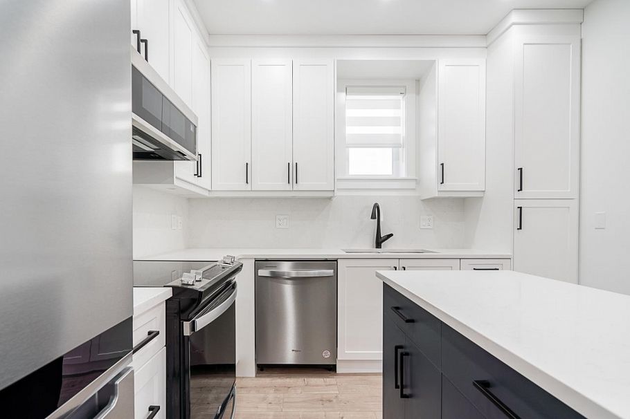 2972 E 7th Avenue Vancouver, BC - 8