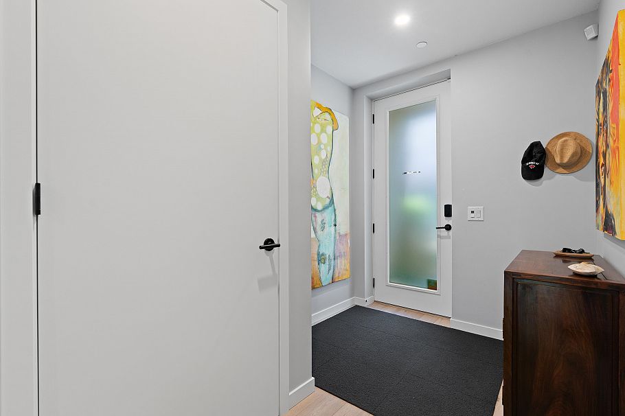 31 528 E 2nd Street North Vancouver, BC - 29