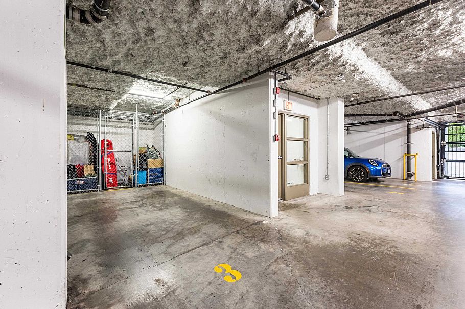 202 6268 Eagles Drive Vancouver, BC - 34