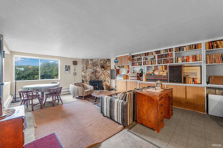 3729 St. Georges Avenue North Vancouver, BC - 13