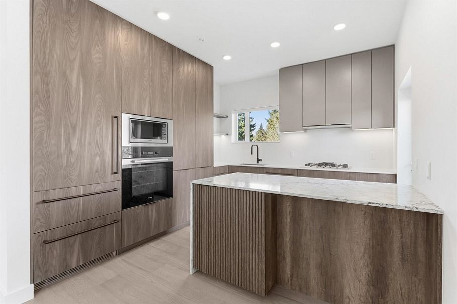 302 3590 W 39th Avenue Vancouver, BC - 4