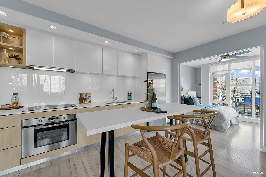 207 111 E 3rd Street North Vancouver, BC - 9