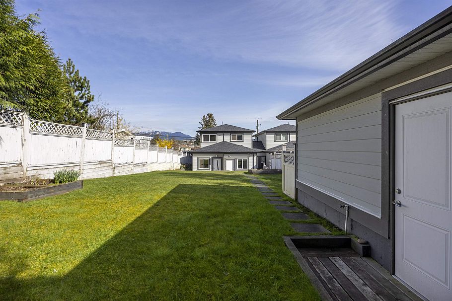 4036 Moscrop Street Burnaby, BC - 39