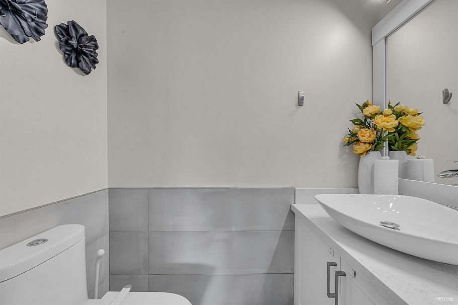 633 Fir Street North Vancouver, BC - 28