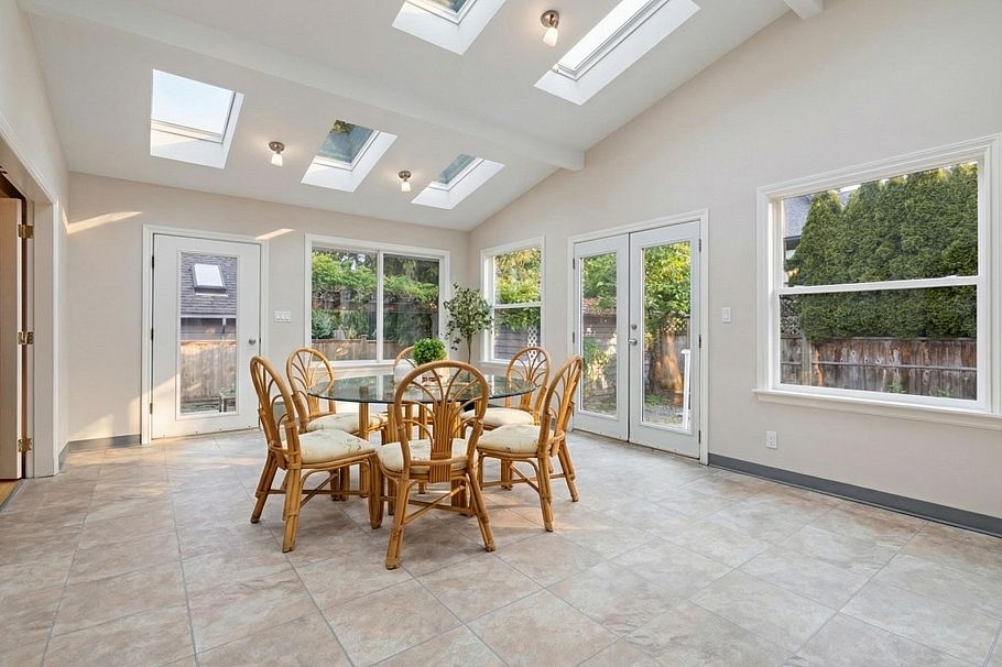 972 Beaconsfield Road North Vancouver, BC - 9