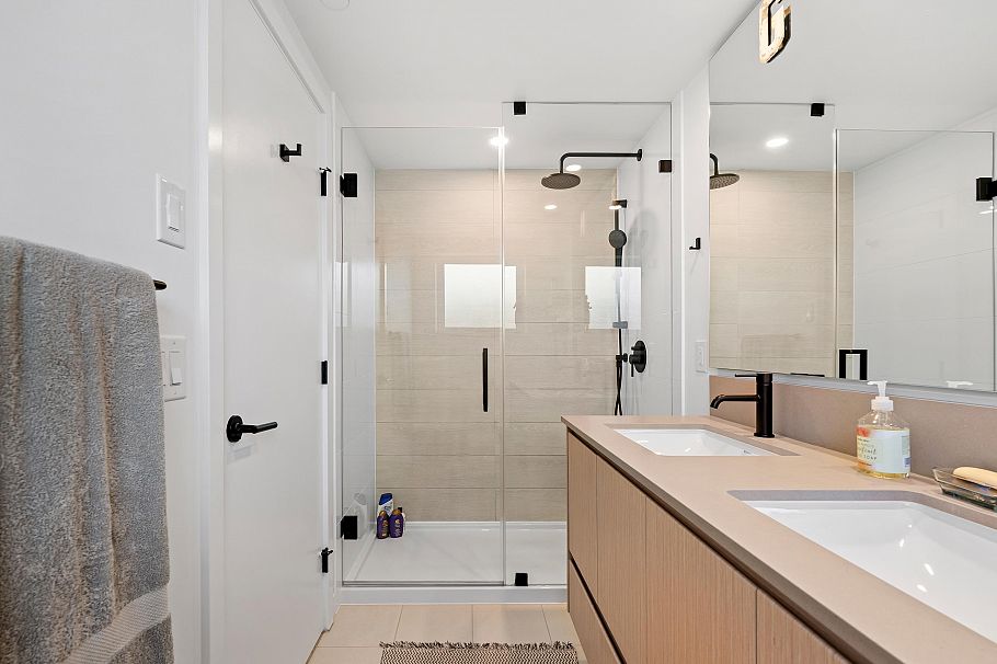 31 528 E 2nd Street North Vancouver, BC - 21