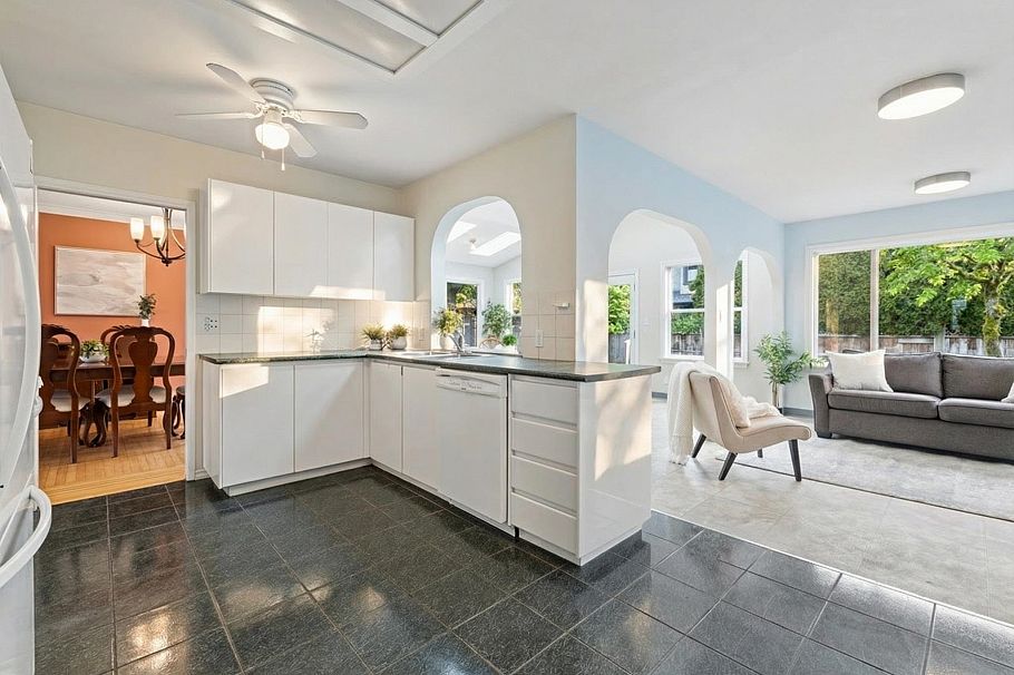 972 Beaconsfield Road North Vancouver, BC - 8