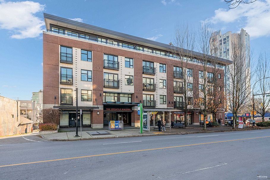 207 111 E 3rd Street North Vancouver, BC - 2