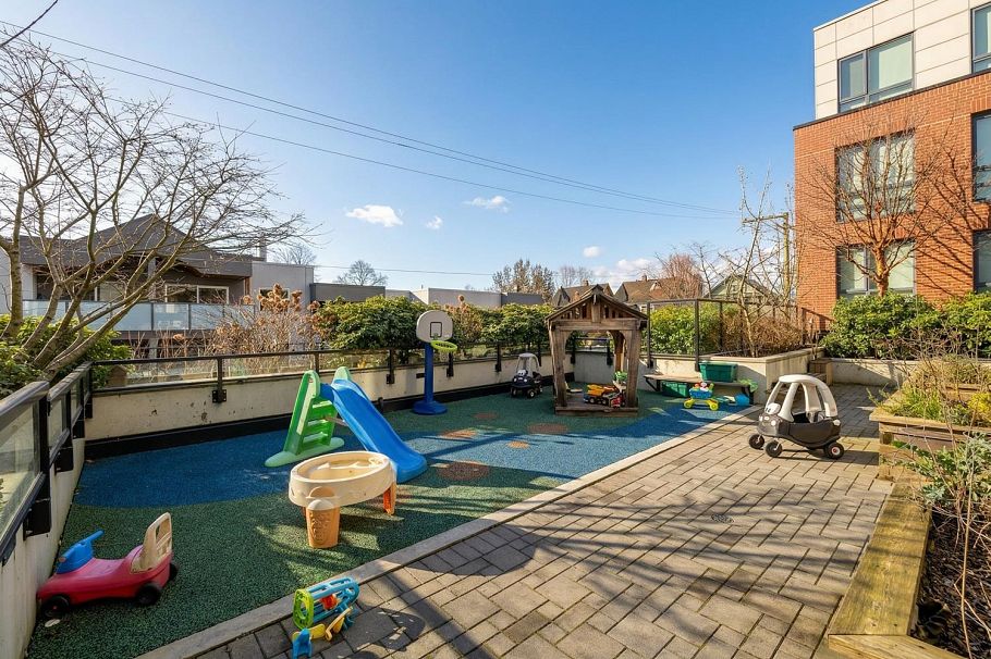 413 2477 Carolina Street Vancouver, BC - 31