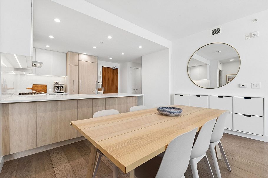 208 177 W 3rd Street North Vancouver, BC - 10