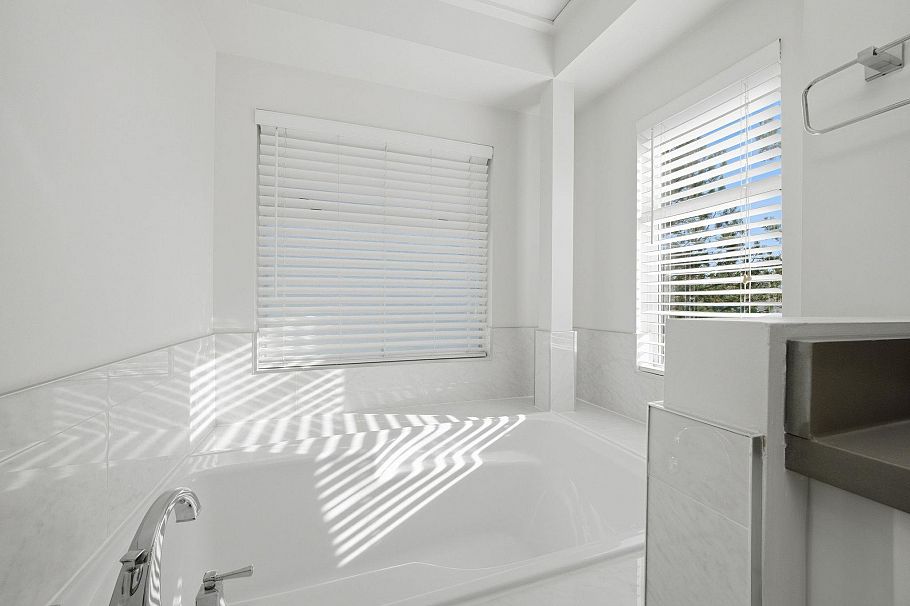 817 Roche Point Drive North Vancouver, BC - 27