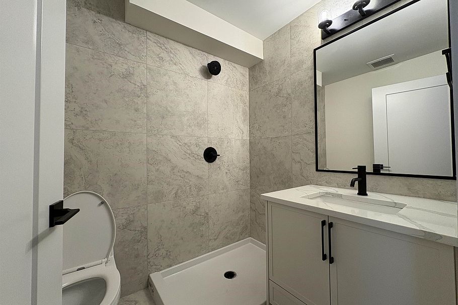 945 E 28TH AVENUE, Vancouver BC V5V 2P3 Vancouver, BC - 3