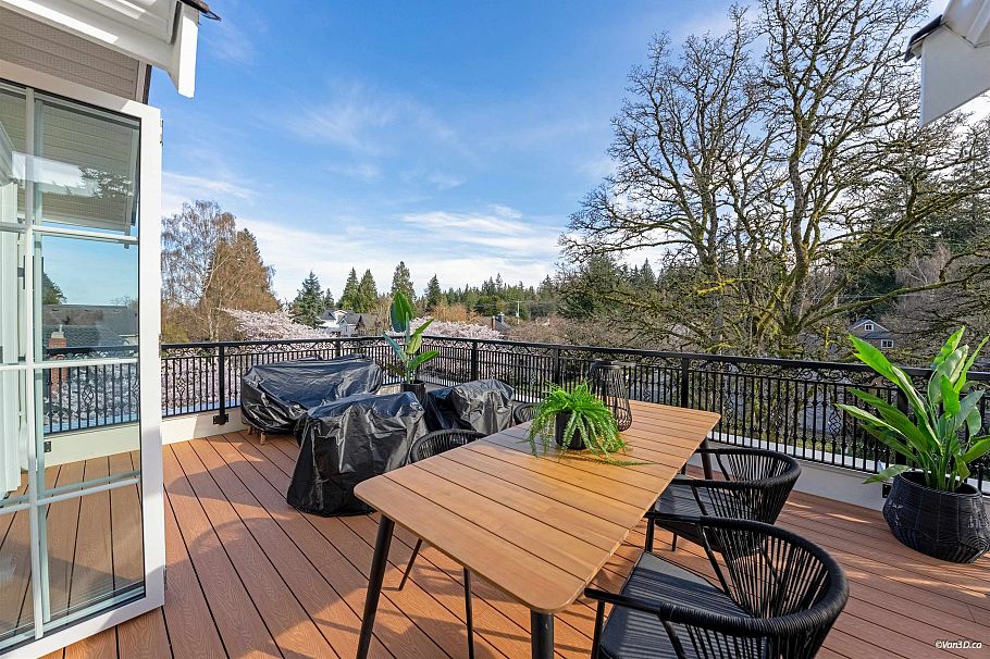 2 4503 W 15th Avenue Vancouver, BC - 3