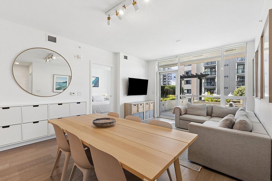 208 177 W 3rd Street North Vancouver, BC - 1