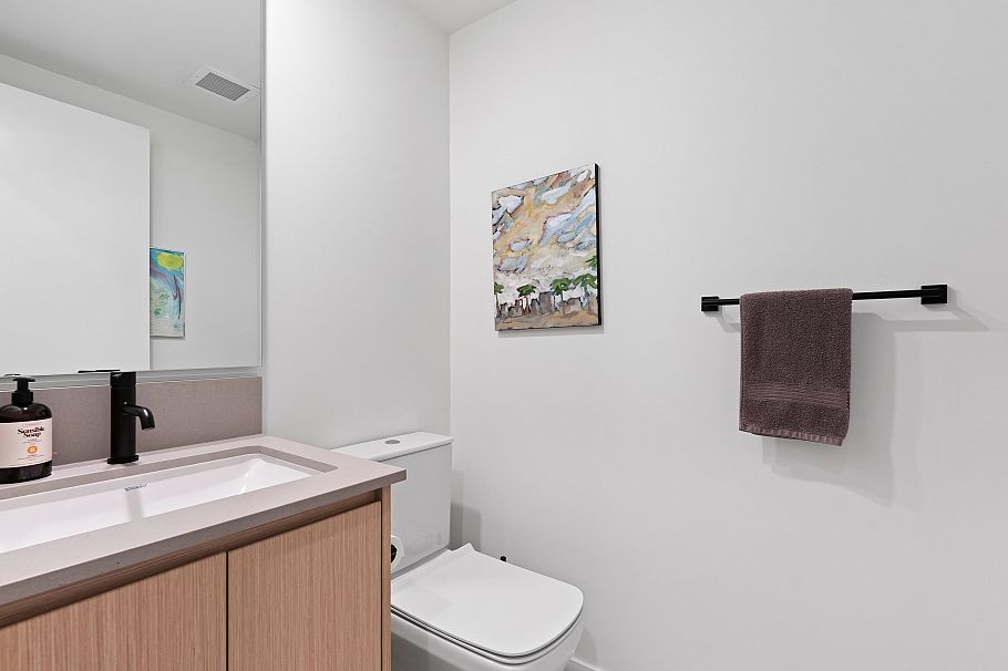 31 528 E 2nd Street North Vancouver, BC - 28