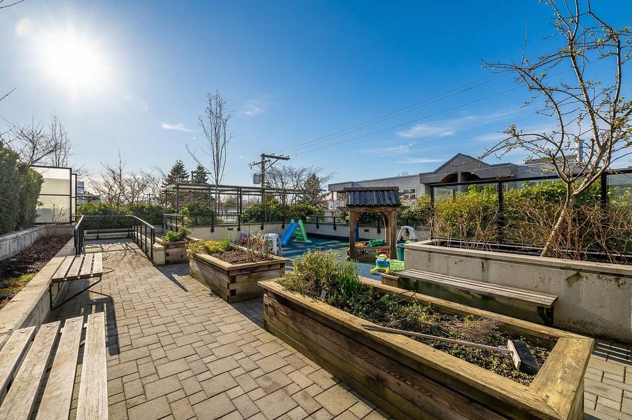 413 2477 Carolina Street Vancouver, BC - 32