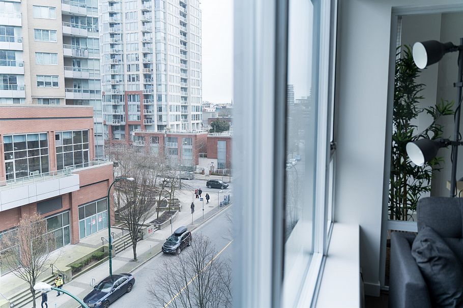 612 618 Abbott Street Vancouver, BC - 11