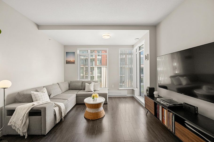 303 3188 Riverwalk Avenue Vancouver, BC - 5